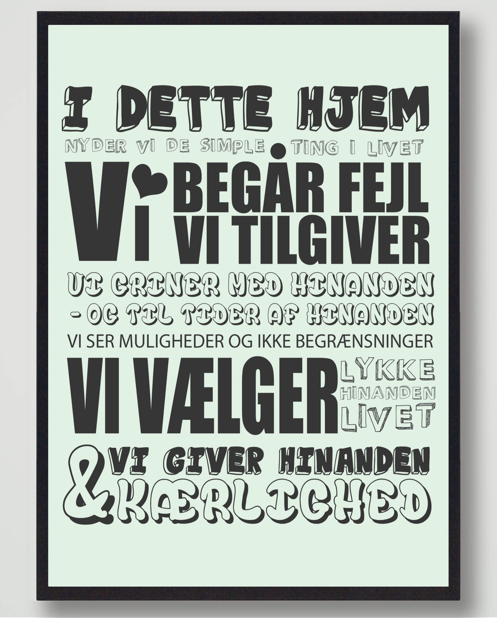 Grøn Dette Hjem Nyder Livet Plakat - Plakatdyr.dk Plakater