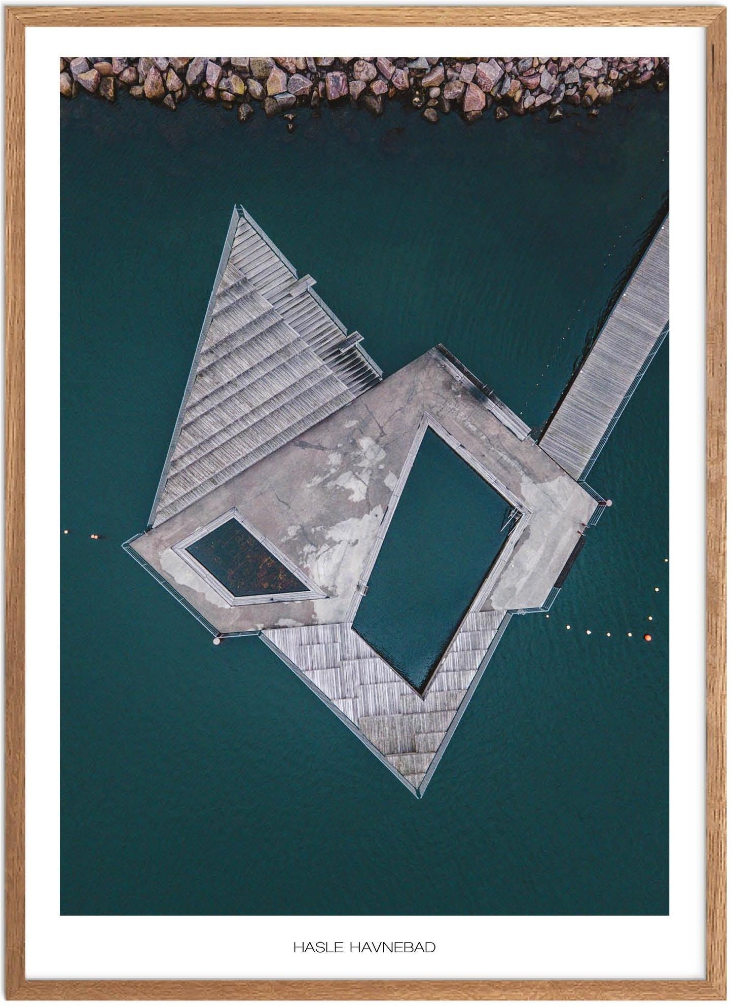 Plakat Hasle Havnebad Naturplakat Plakater Bornholm Plakat Plakatsnedkeren Drone Plakater - Plakatsnedkeren Plakater