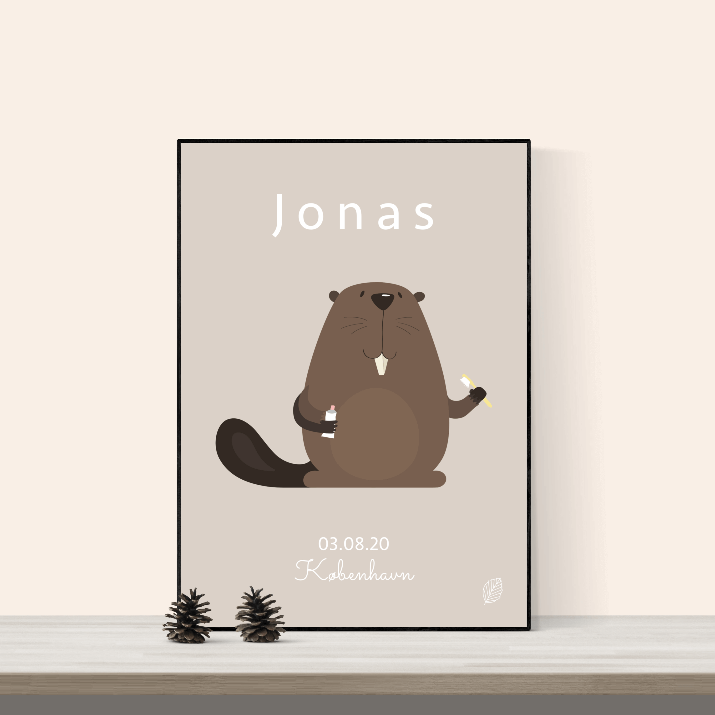 Navneplakat Med & Dato Bæver Brun 50x70 Uden Ramme Nordic Simply - Nordic Simply Plakater