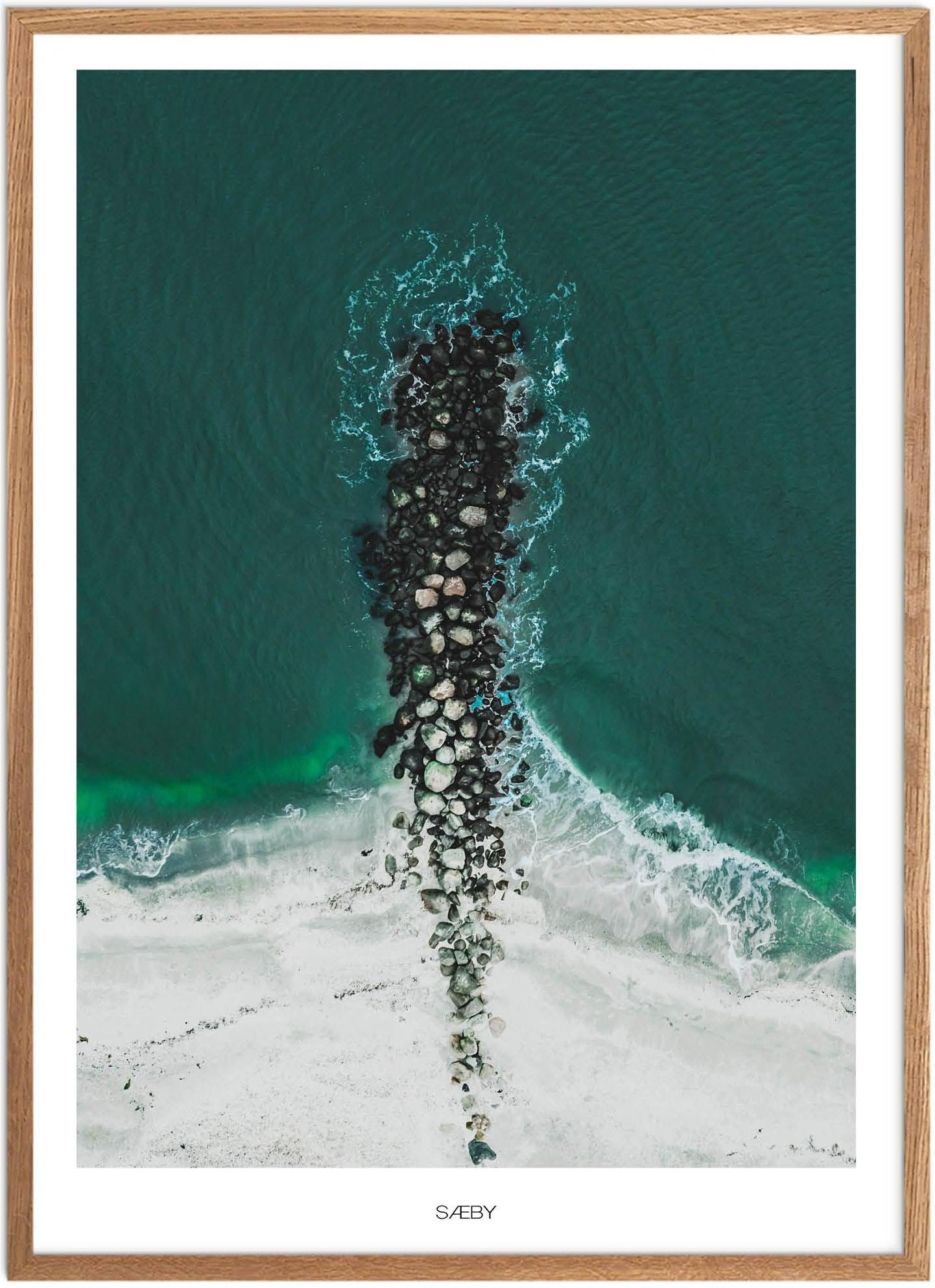 Plakat Sæby Bølgebryder Naturplakat Plakater Nordjylland Plakat Plakatsnedkeren Drone Plakater - Plakatsnedkeren Plakater