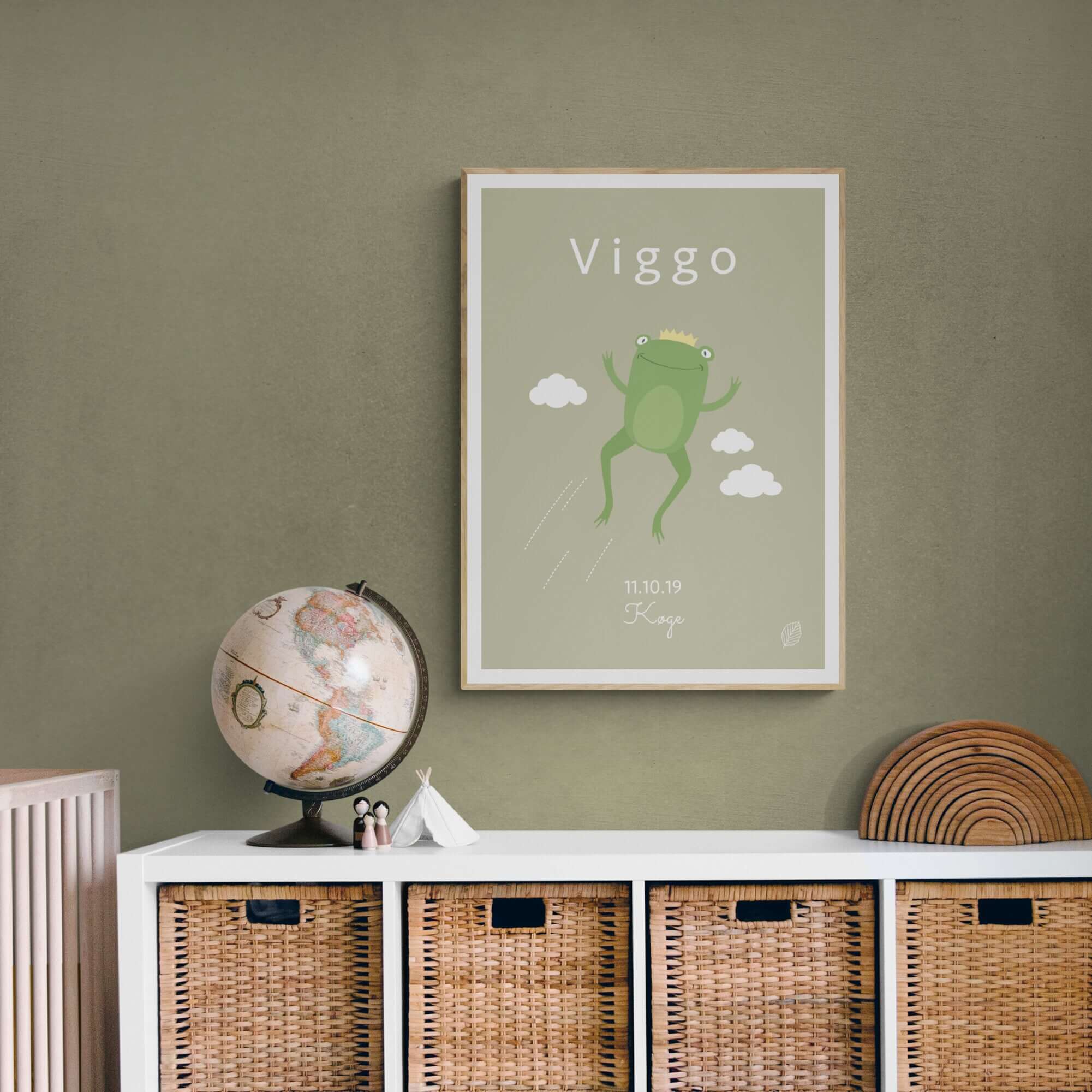 Navneplakat Med & Dato Frø Oliven 50x70 Uden Ramme Nordic Simply - Nordic Simply Plakater