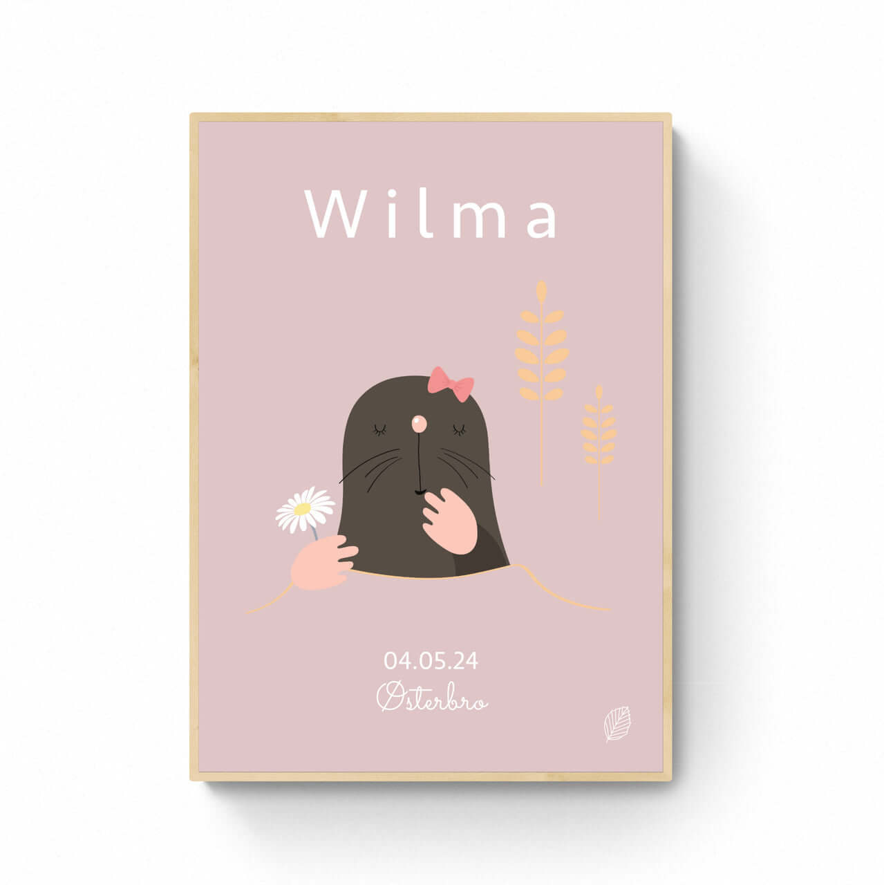 Rosa Navneplakat Med & Dato Muldvarp 50x70 Uden Ramme Nordic Simply - Nordic Simply Plakater